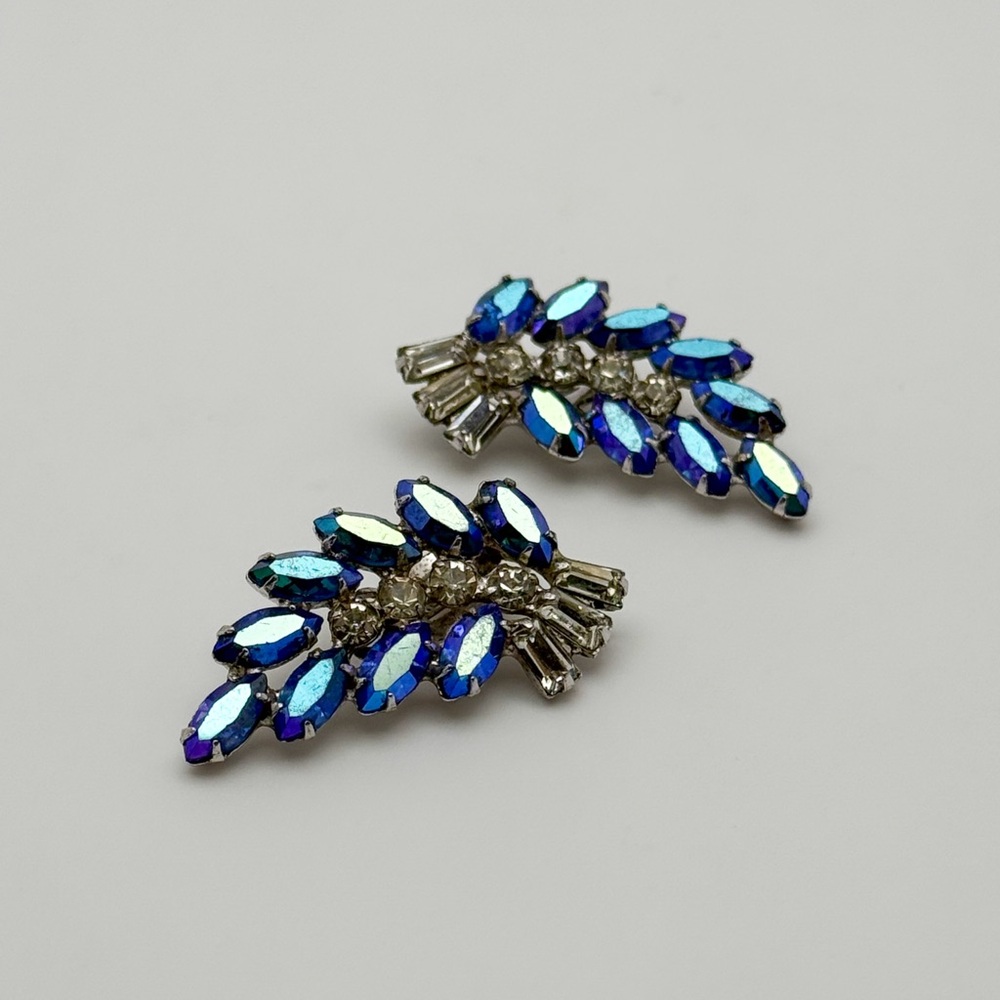 Vintage Blue and Silver B. David signed Rhinestone Crystal Clip-on Earrings - Picture 13 of 16